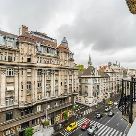 Hi-bp Design In The Heart Of Budapest