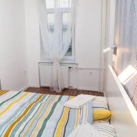 Apartment Hi-bp Design In The Heart Of *