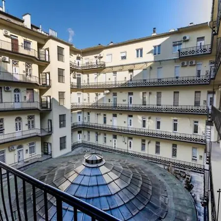 Hi-bp Design In The Heart Of Apartment *