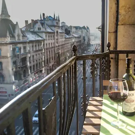 Hi-bp Design In The Heart Of Apartment *