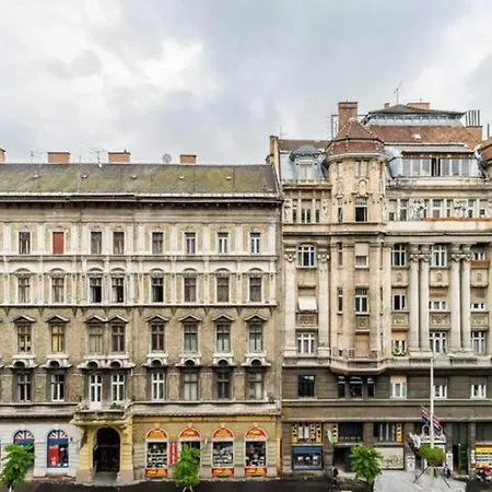 Hi-bp Design In The Heart Of Budapest