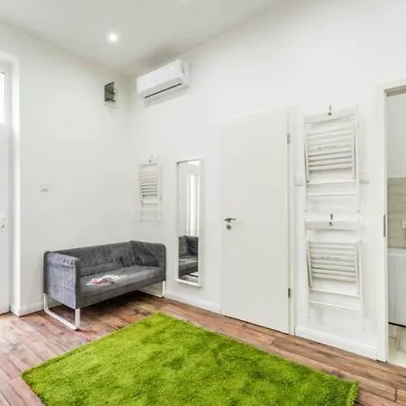 Apartment Hi-bp Design In The Heart Of Budapest