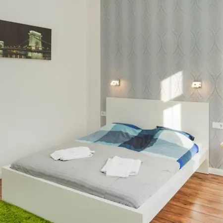 Apartment Hi-bp Design In The Heart Of Budapest
